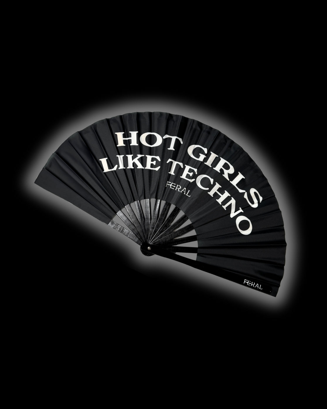 HOT GIRLS LIKE TECHNO FAN